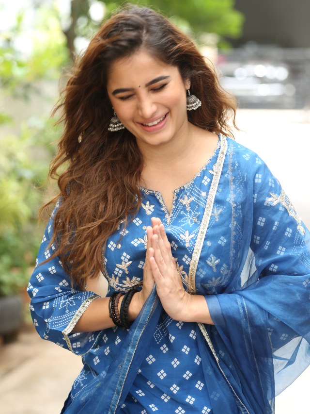 Rasha Thadani Simple Looks