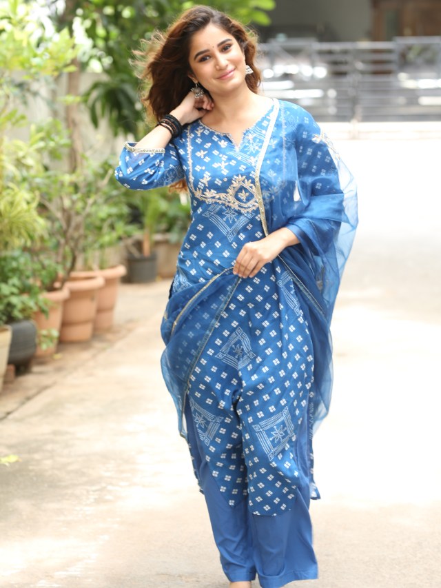 Rasha Thadani Simple Looks