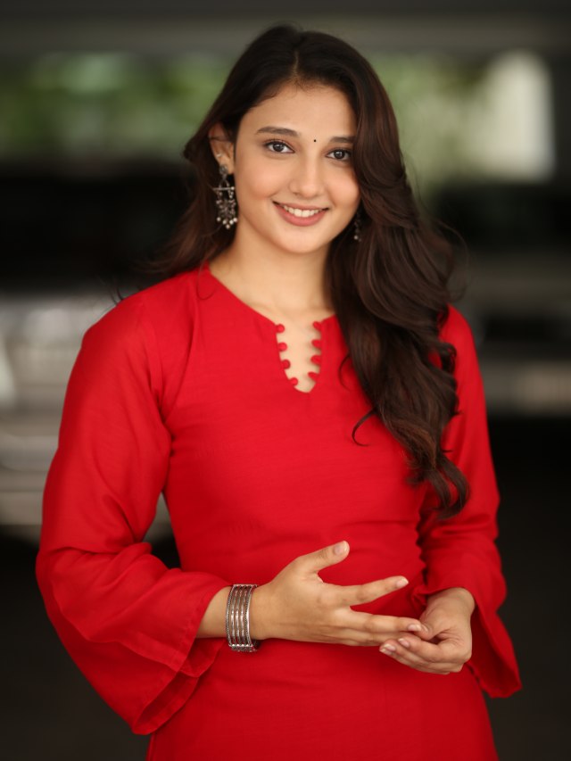 Ritika Nayak Cute Looks in Korean Kanakaraju Promotions