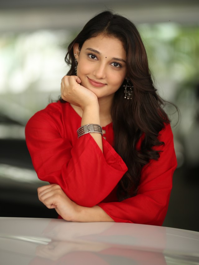Ritika Nayak Cute Looks in Korean Kanakaraju Promotions