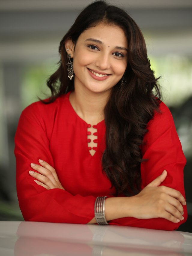 Ritika Nayak Cute Looks in Korean Kanakaraju Promotions