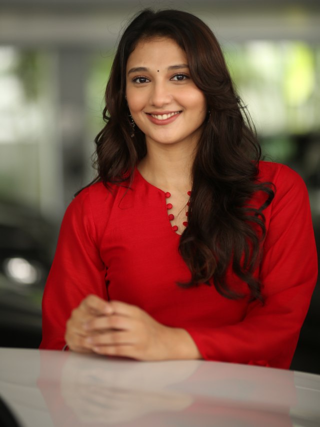 Ritika Nayak Cute Looks in Korean Kanakaraju Promotions