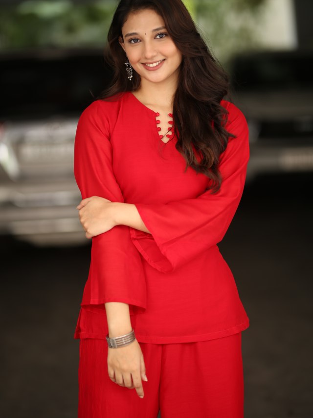 Ritika Nayak Cute Looks in Korean Kanakaraju Promotions