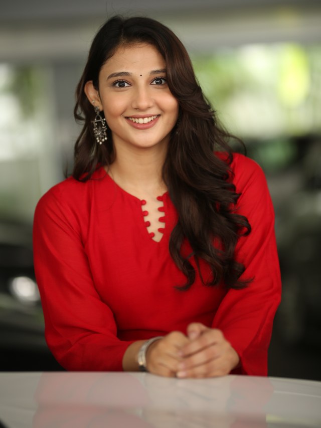 Ritika Nayak Cute Looks in Korean Kanakaraju Promotions