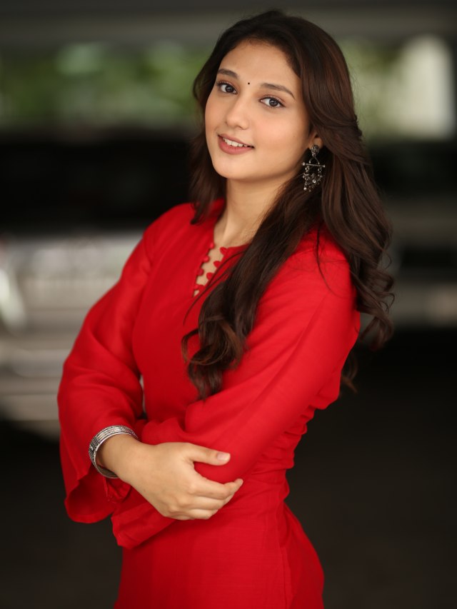 Ritika Nayak Cute Looks in Korean Kanakaraju Promotions