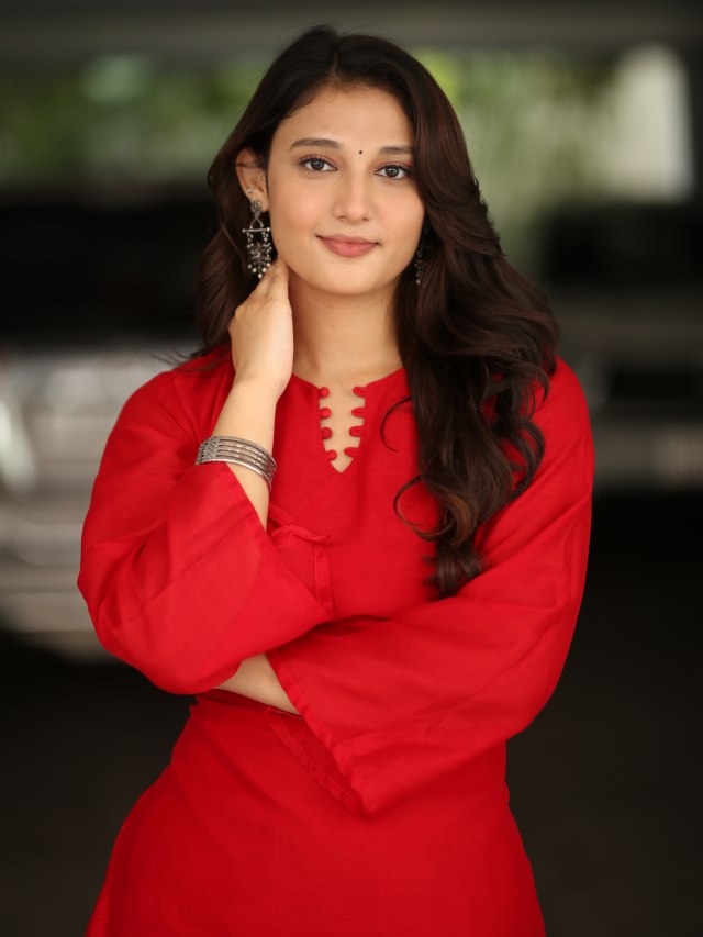 Ritika Nayak Cute Looks in Korean Kanakaraju Promotions