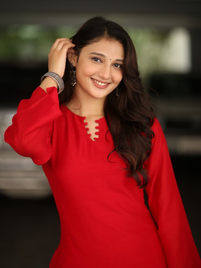 Ritika Nayak Cute Looks in Korean Kanakaraju Promotions