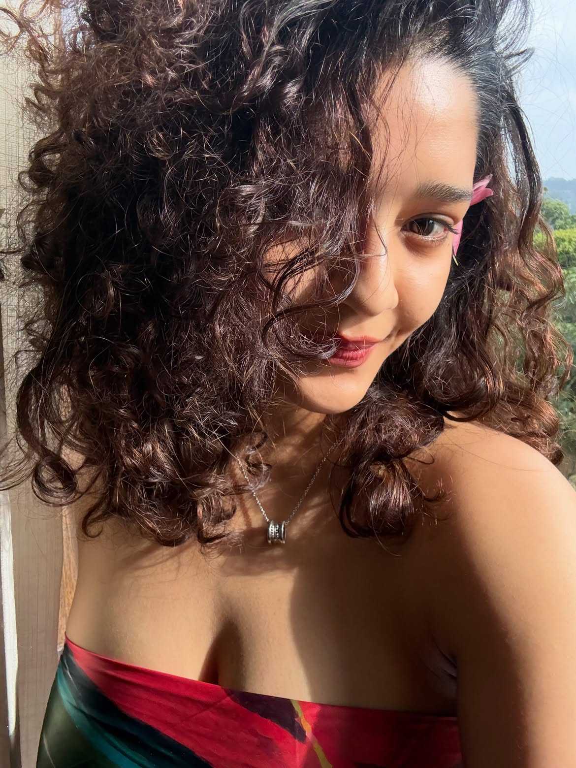 Ritika Singh Sizzling Selfies