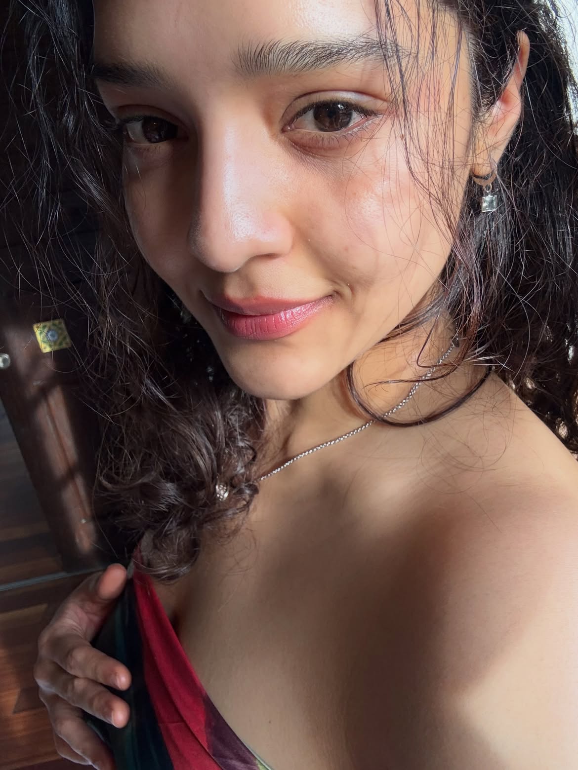 Ritika Singh Sizzling Selfies