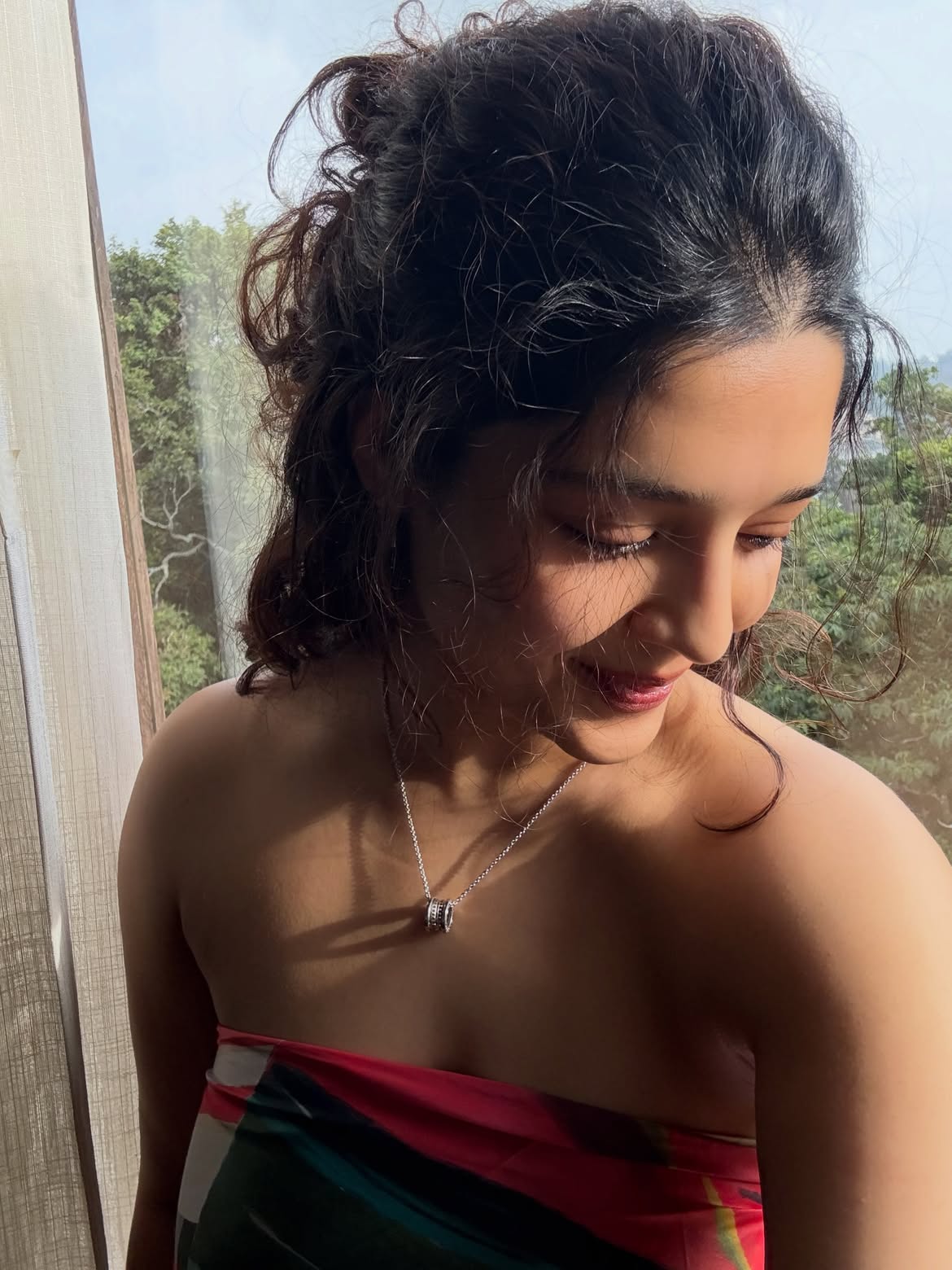 Ritika Singh Sizzling Selfies