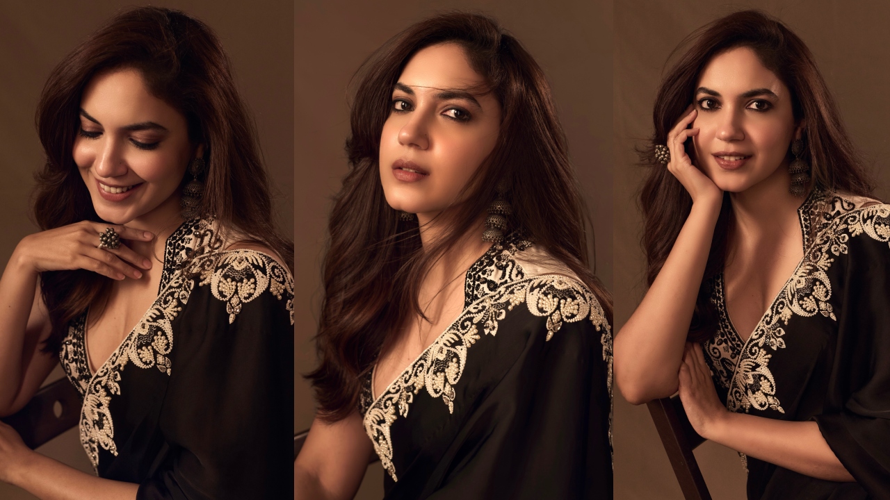 Ritu Varma : బ్లాక్ శారీలో తెలుగు అందం.. కుర్రాళ్ల‌కు నిద్ర లేకుండా చేస్తున్న రీతూ వ‌ర్మ‌..