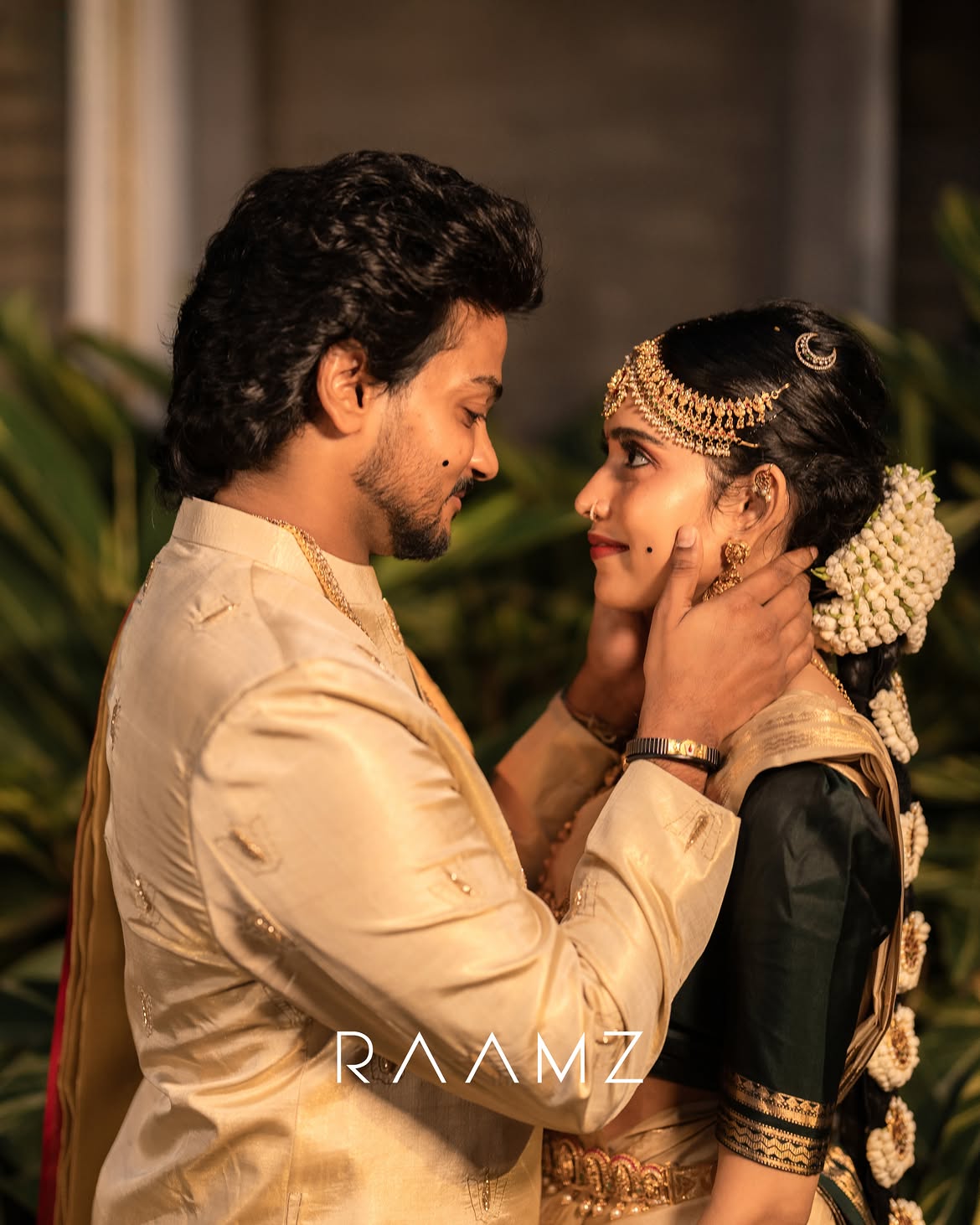 Shanmukh Jaswanth Shares Photos with wife Vaishanvi in Wedding Dress