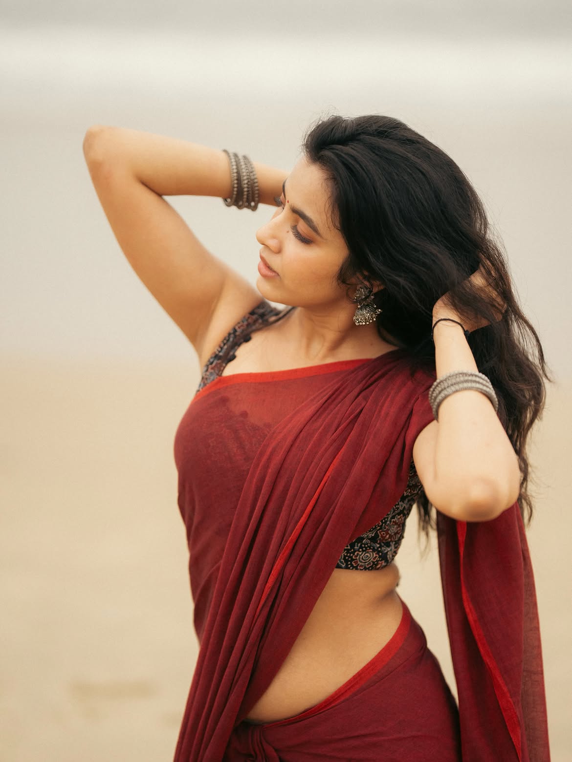 Shivani Nagaram Stunning Looks in Saree at Beach