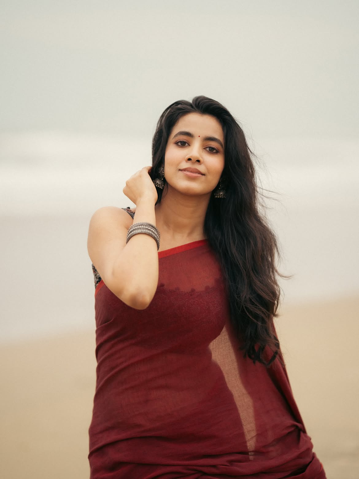 Shivani Nagaram Stunning Looks in Saree at Beach