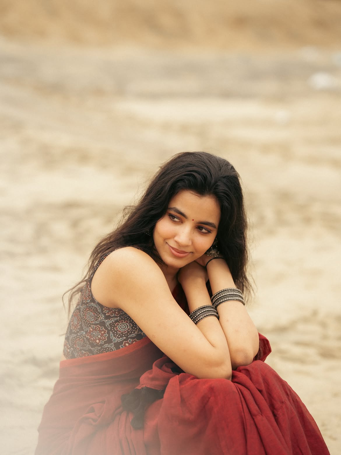Shivani Nagaram Stunning Looks in Saree at Beach