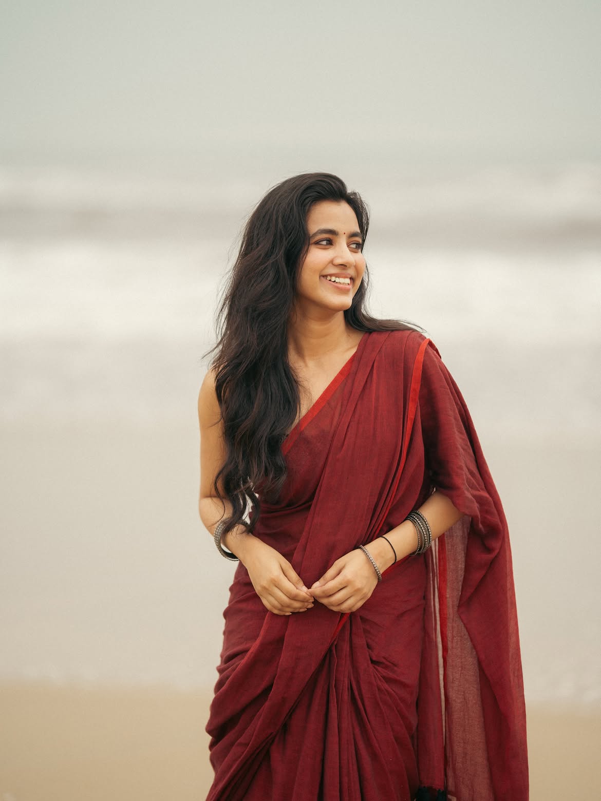 Shivani Nagaram Stunning Looks in Saree at Beach