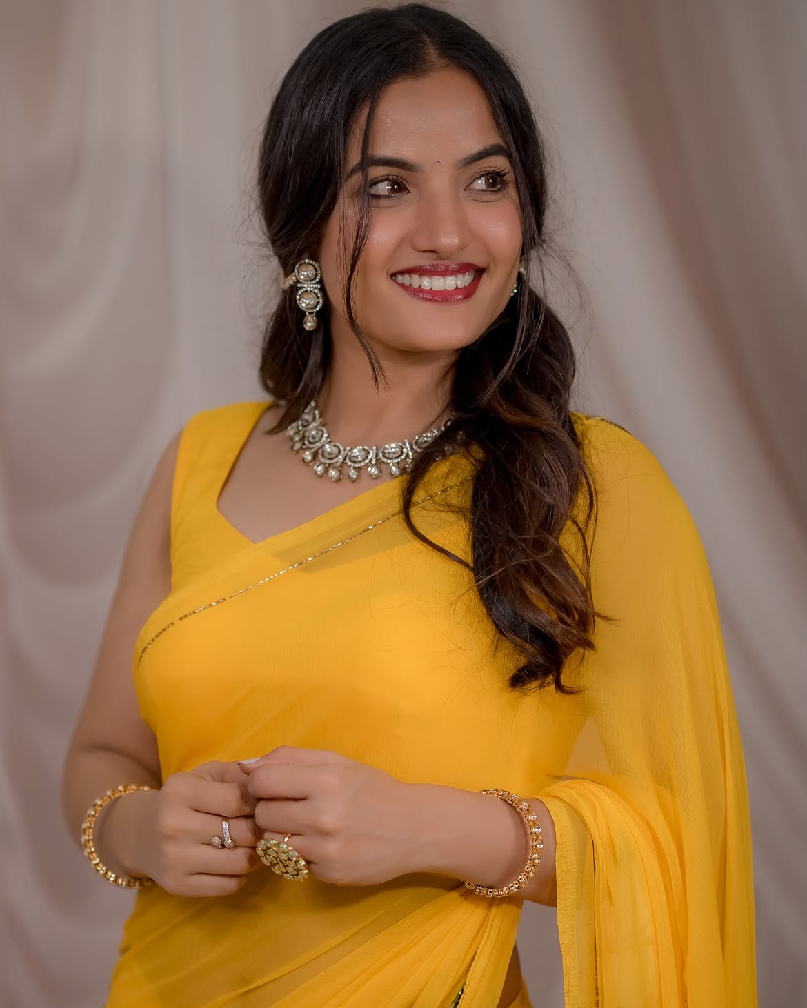 Siri Hanumanth Stunning Looks in Yellow Saree