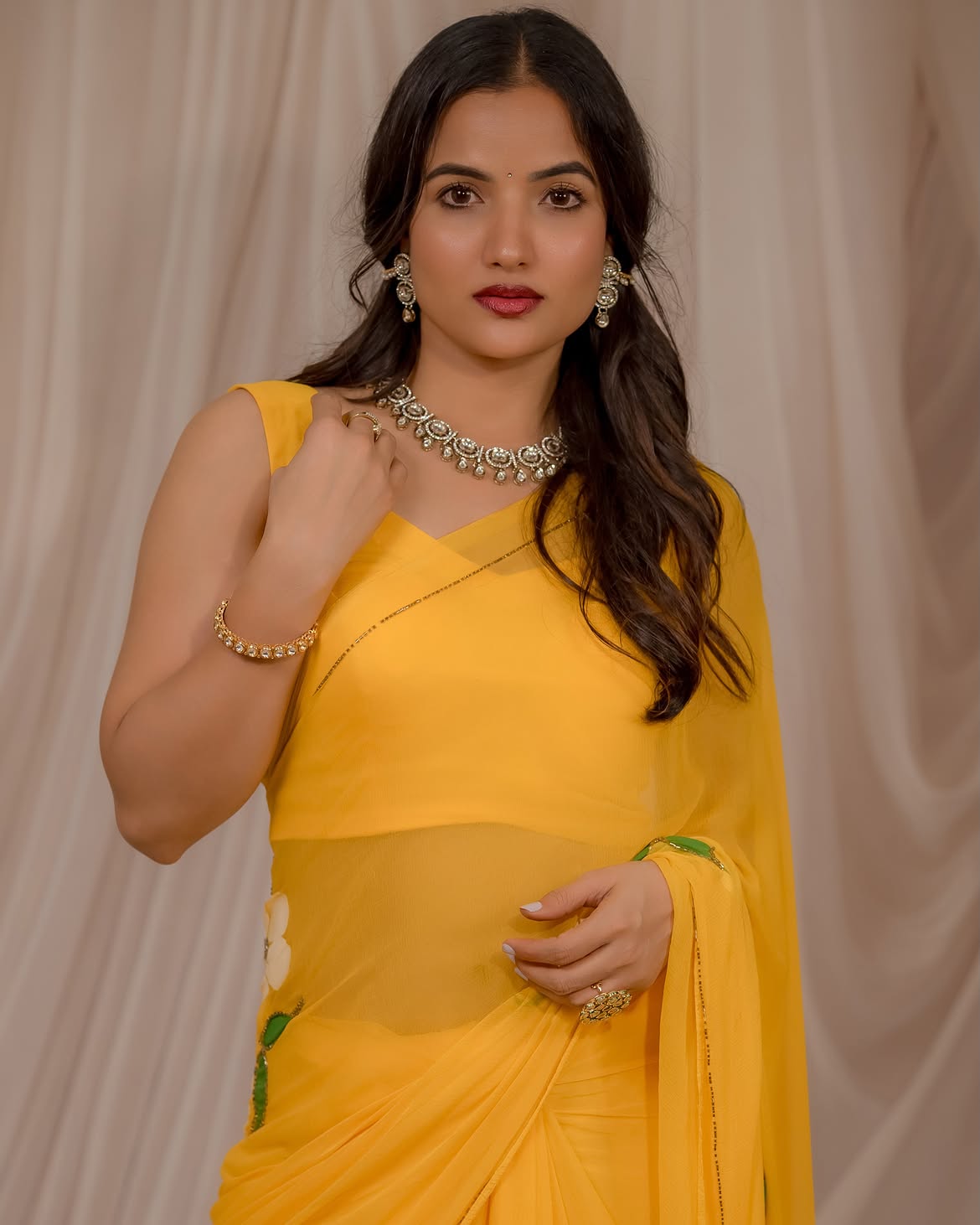 Siri Hanumanth Stunning Looks in Yellow Saree