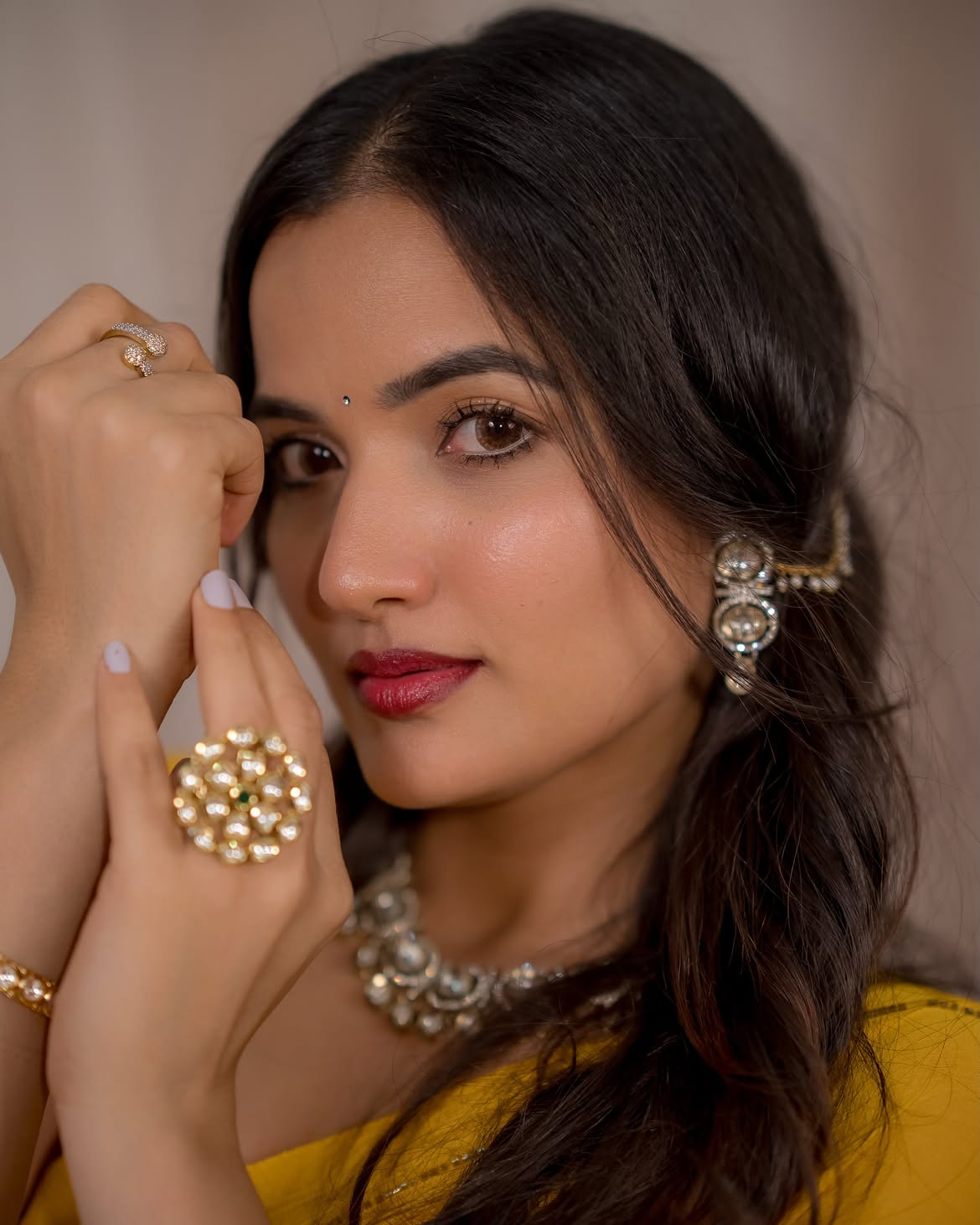 Siri Hanumanth Stunning Looks in Yellow Saree