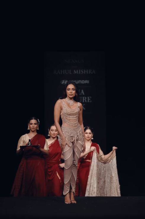 Sobhita Dhulipala Stunning Looks from Fashion Walk