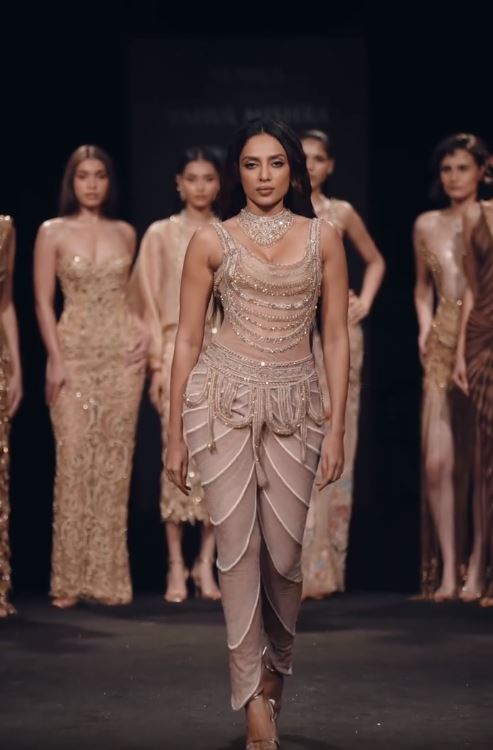 Sobhita Dhulipala Stunning Looks from Fashion Walk