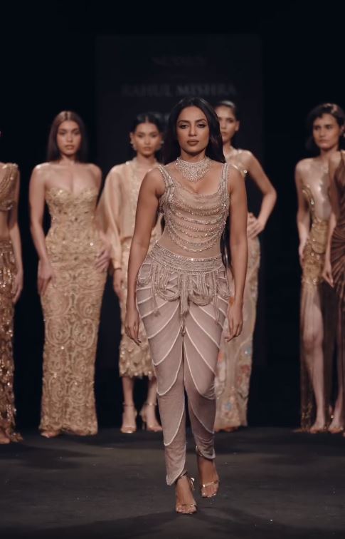 Sobhita Dhulipala Stunning Looks from Fashion Walk