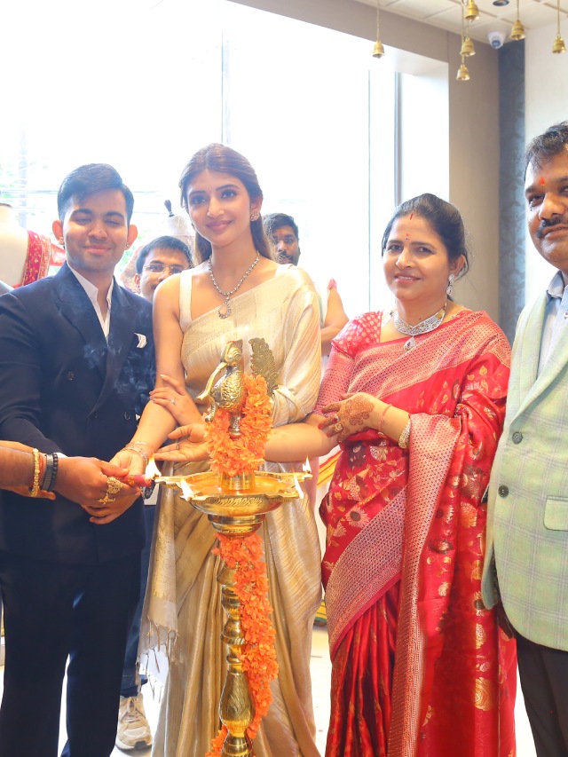 Sreeleela Stunning Looks in Shop Opening