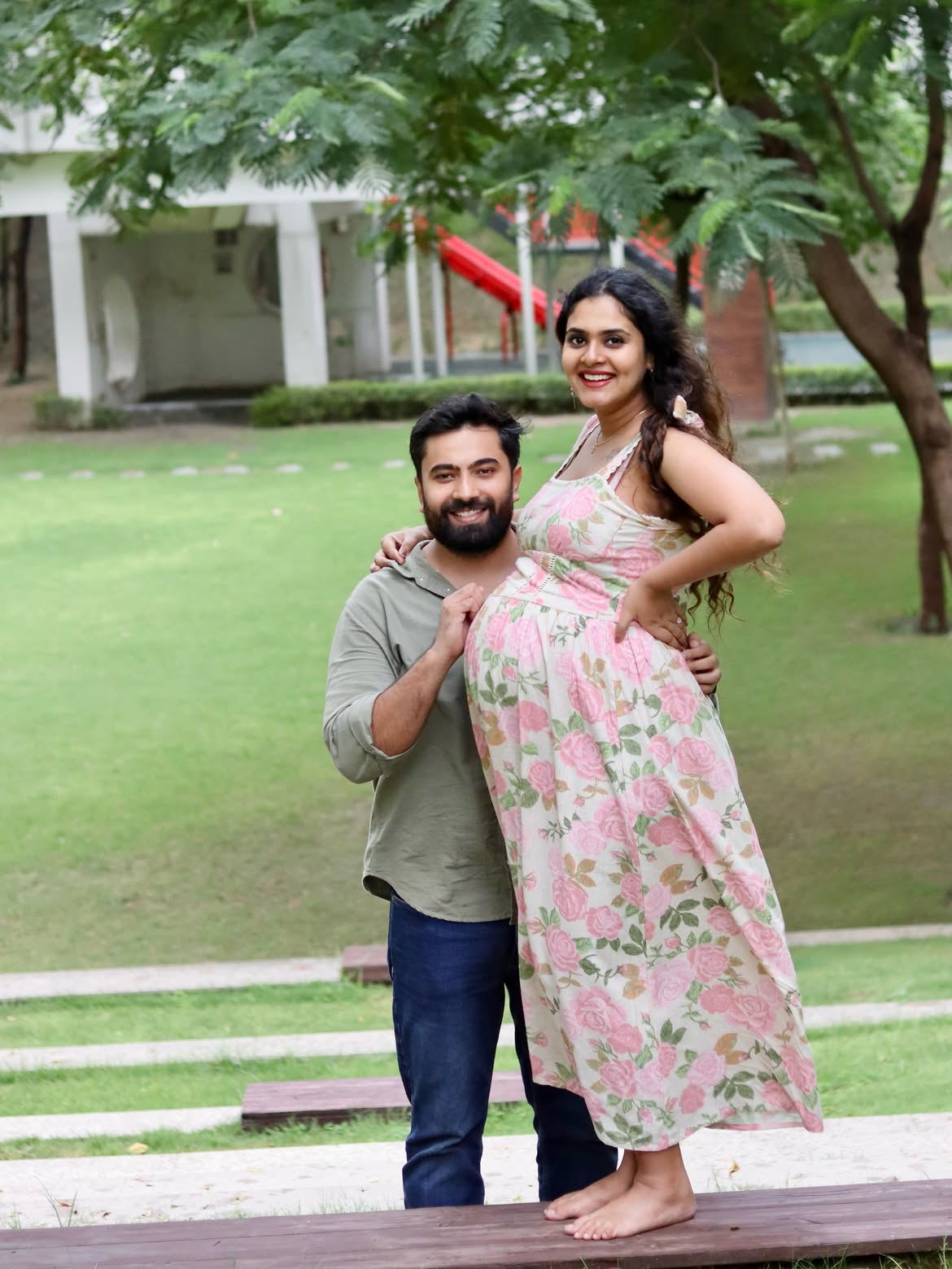 Kerintha Actress Sukrithi Ambati Birthday Celebrations with Baby Bump