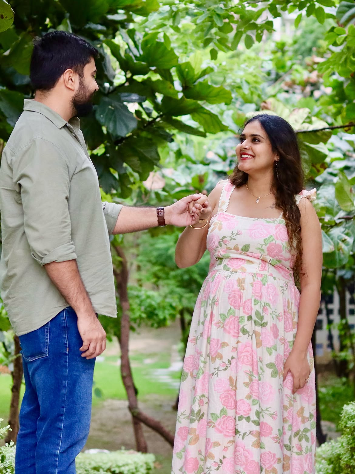 Kerintha Actress Sukrithi Ambati Birthday Celebrations with Baby Bump