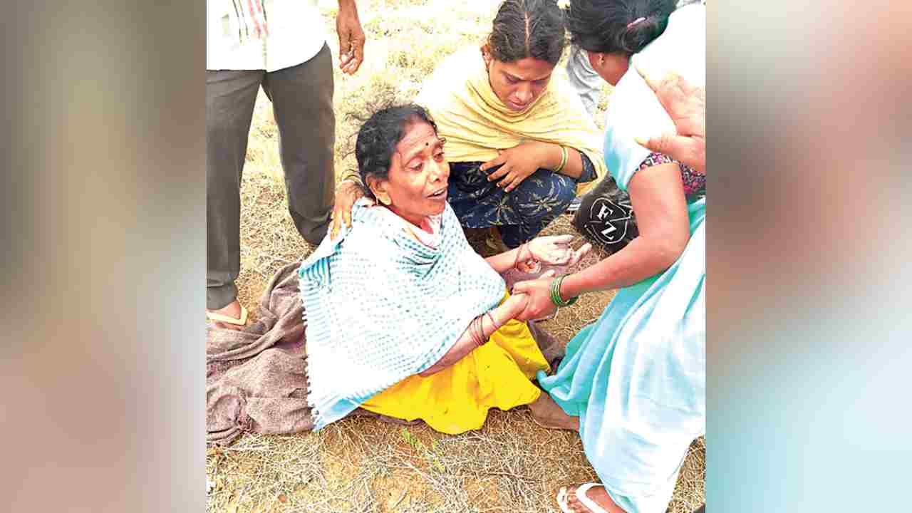 Chain Snatching: మేడలో గొలుసు లాక్కొని బావిలోకి నెట్టేసాడు.. బావిలో 24 గంటలు నరకం.. కరీంనగర్‌లో ఘోరం