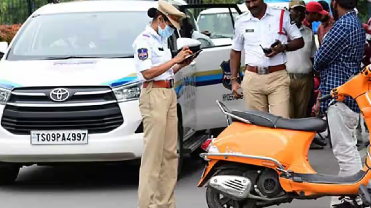 Traffic Challan Rules : వాహనదారులకు హెచ్చరిక.. మీ బండి మీద చలాన్లు పెండింగ్ ఉన్నాయా?..