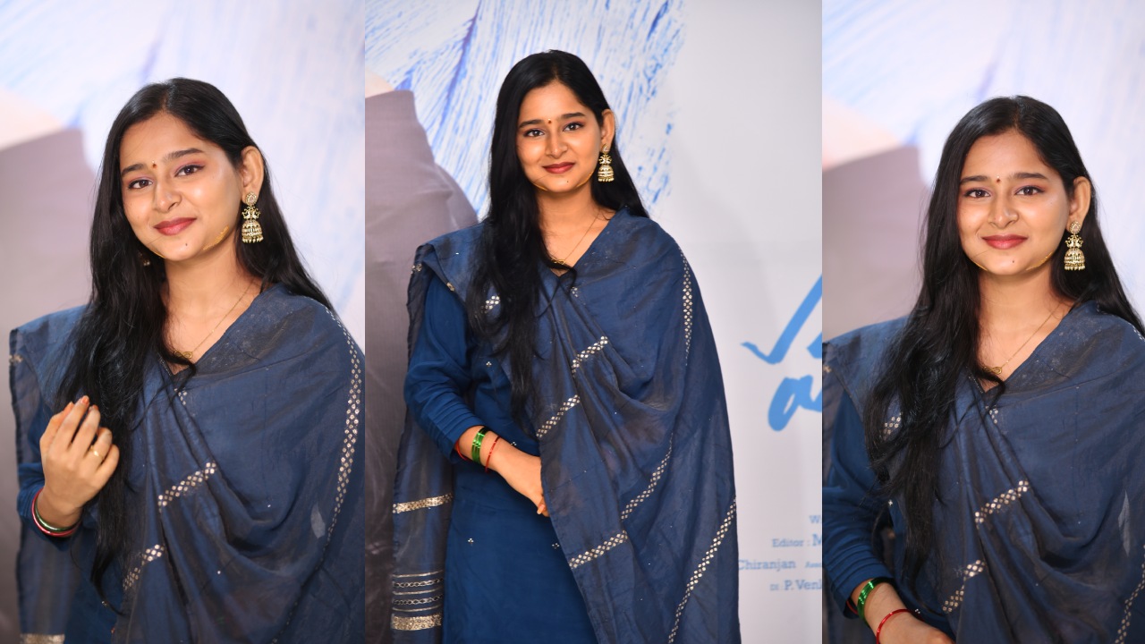 Vasavi Ganeshan : సింపుల్ లుక్స్ లో ‘హుషారు పిట్టలు’ హీరోయిన్.. వాసవి గణేశన్ ఫొటోలు..