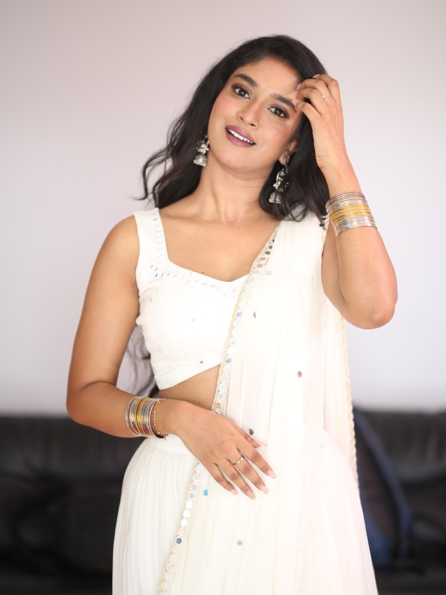 Vedha Jalandhar Stunning Looks White Dress at Ameer Log Teaser Launch Event