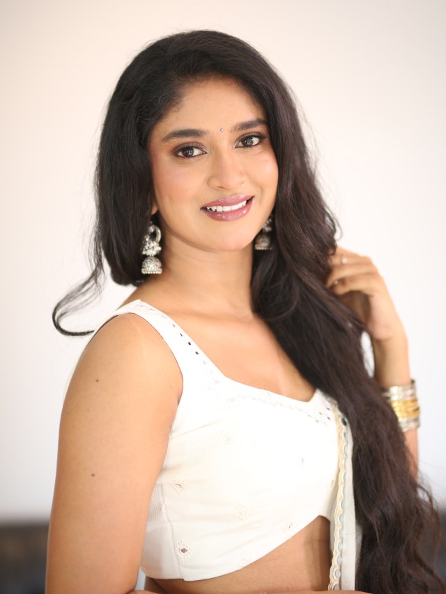 Vedha Jalandhar Stunning Looks White Dress at Ameer Log Teaser Launch Event