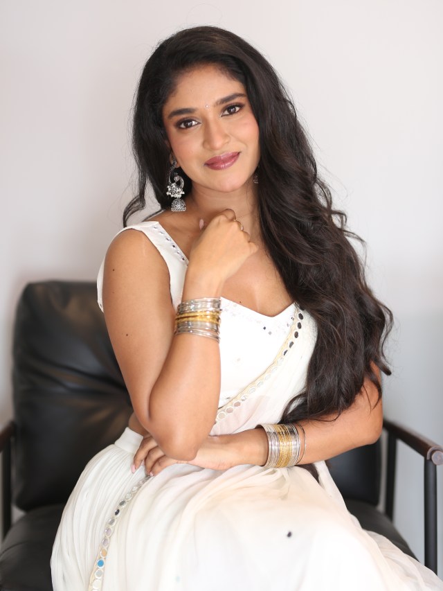 Vedha Jalandhar Stunning Looks White Dress at Ameer Log Teaser Launch Event