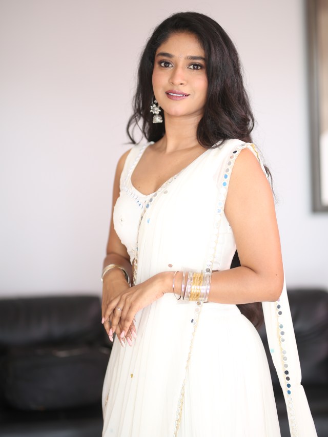 Vedha Jalandhar Stunning Looks White Dress at Ameer Log Teaser Launch Event