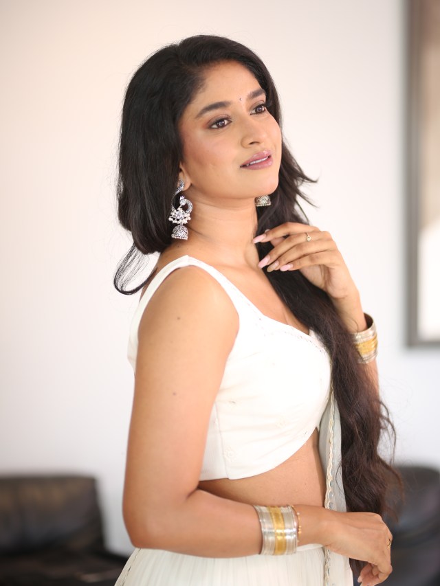 Vedha Jalandhar Stunning Looks White Dress at Ameer Log Teaser Launch Event