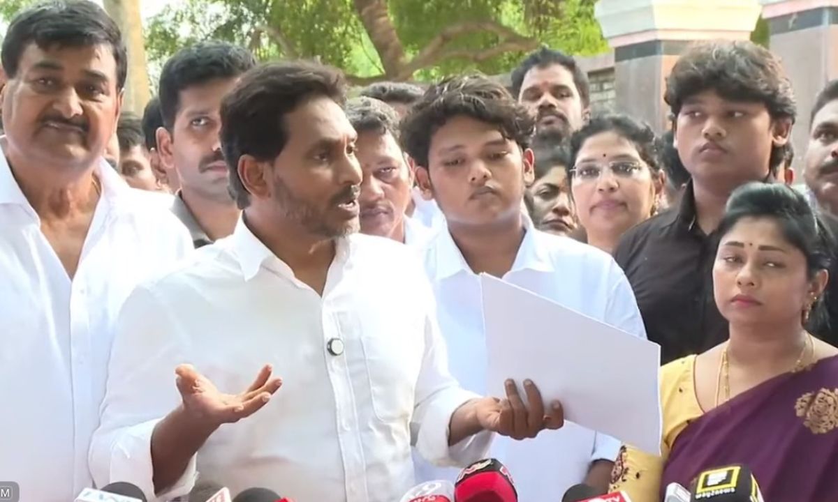 అప్పల్రాజు టాపర్.. సీదిరిని తొక్కేసే కుట్ర.. శ్రీకాకుళంలో వైఎస్ జగన్