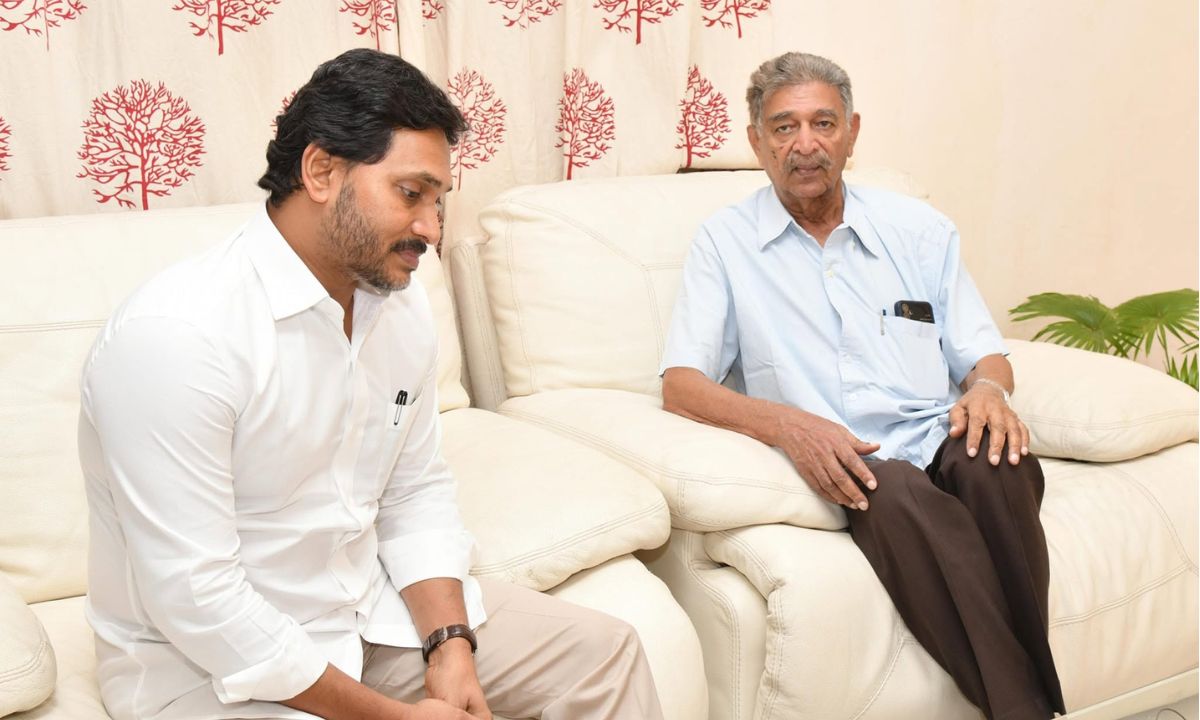 వైఎస్ కుటుంబంలో విషాదం..