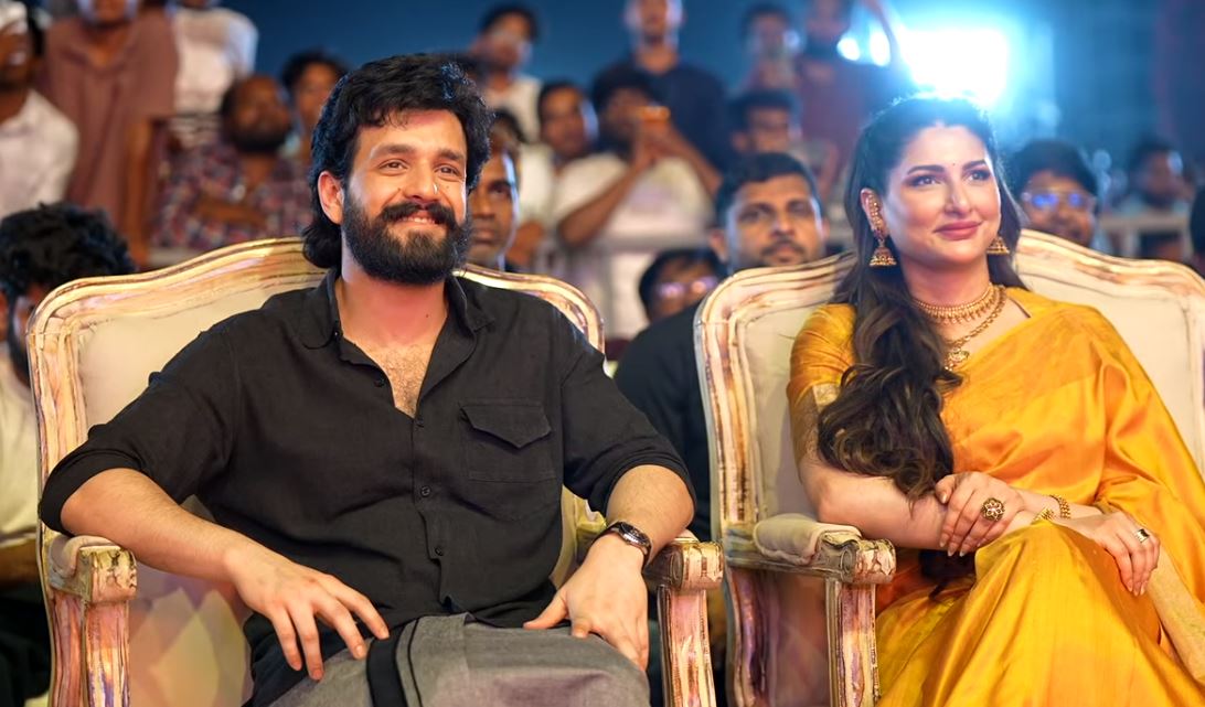 Zainab Ravdjee Akhil Cute Photos from Lenin Success Meet