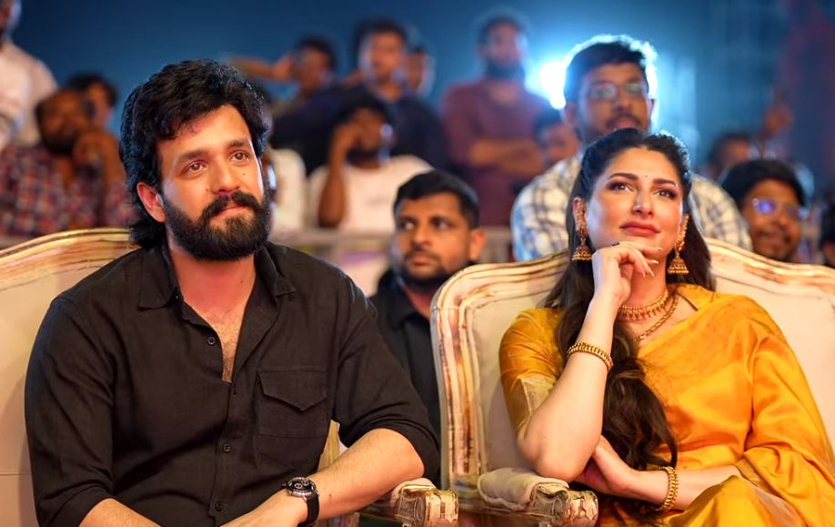Zainab Ravdjee Akhil Cute Photos from Lenin Success Meet