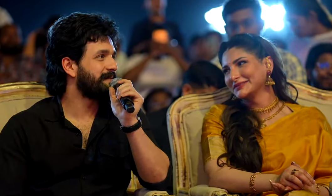 Zainab Ravdjee Akhil Cute Photos from Lenin Success Meet