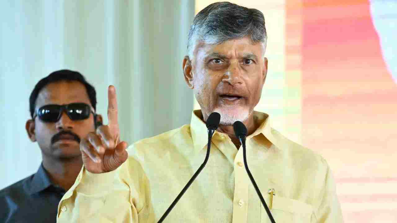 CM Chandrababu: జగన్‌ది ‘హిట్ అండ్ రన్’ నైజం.. అరాచకం ఇక్కడ.. ఆశ్రయం బెంగళూరు లో.. సీఎం చంద్రబాబు స్ట్రాంగ్ కౌంటర్
