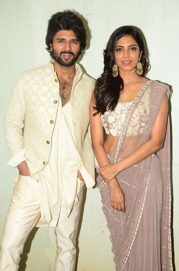 Vijay Deverakonda Malavika Mohanan Movie Stopped Due to Script Issues