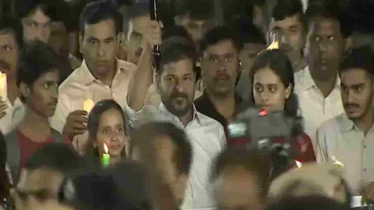 Cm Revanth: నెక్లెస్ రోడ్డులో కొవ్వొత్తుల ర్యాలీ.. 21 ఏళ్లకే యువతకు రాజకీయ అధికారం.. సీఎం రేవంత్ సంచలన డిమాండ్