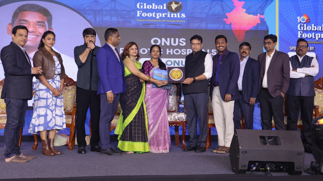 10TV Global Footprints : 10టీవీ గ్లోబల్ ఫుట్ ఫ్రింట్స్ కాఫీ టేబుల్ బుక్ అందుకున్న 33 మంది అగ్రగాములు వీళ్లే