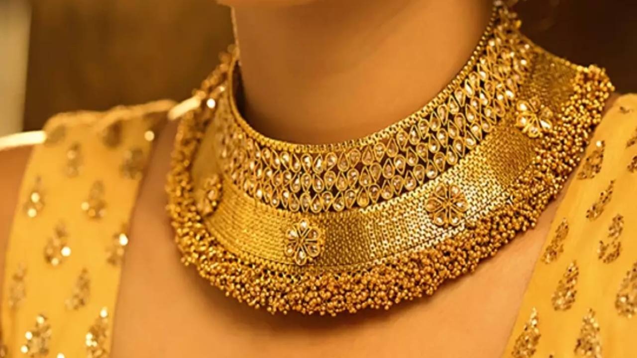 Gold Silver Price Today : బంగారం, వెండి ధరల్లో ఊహించని మార్పులు.. ఇందుకిలా జరుగుతోంది.. నేటి రేట్లు ఇవే..