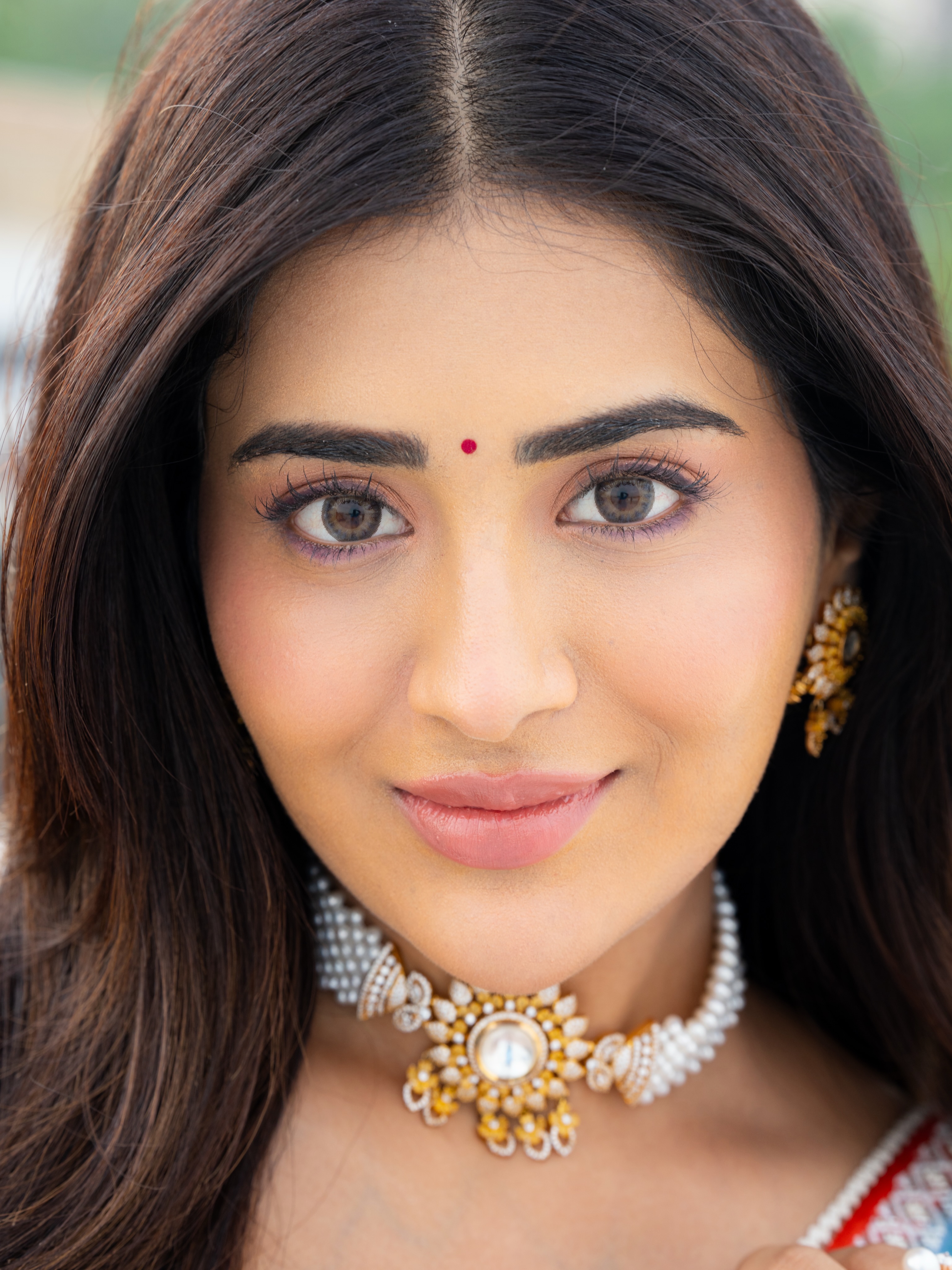 Rashi Singh Stunning Looks in Colorful Saree