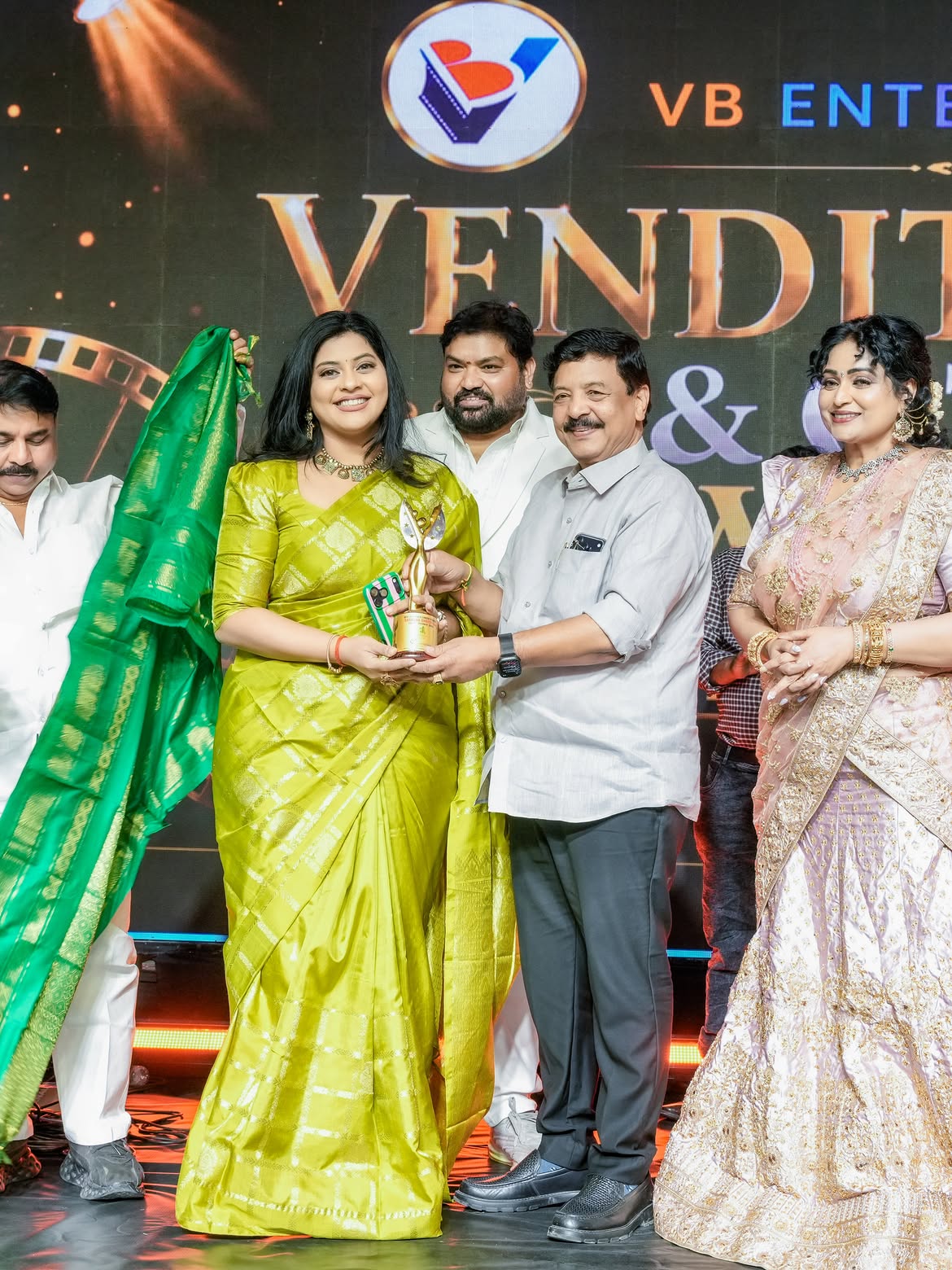 Singer Sameera Bharadwaj Attends Award Function in Saree