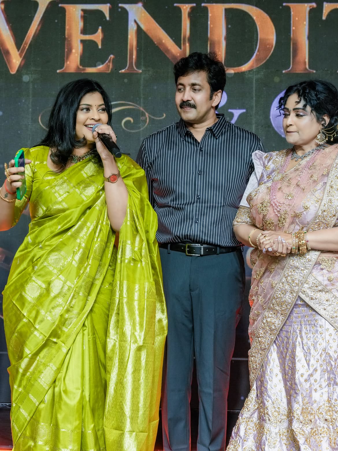 Singer Sameera Bharadwaj Attends Award Function in Saree